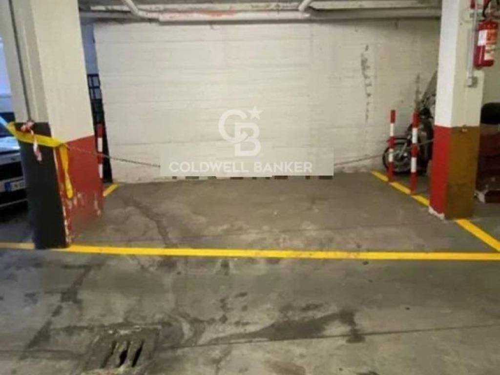 box auto in affitto a Roma