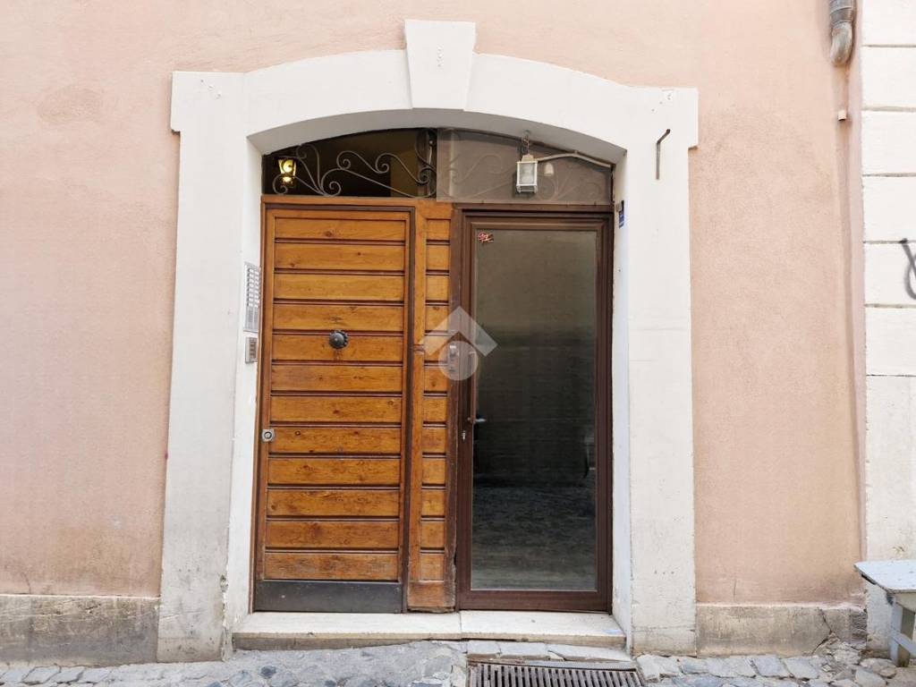 appartamento in affitto a Roma in zona Rione Regola