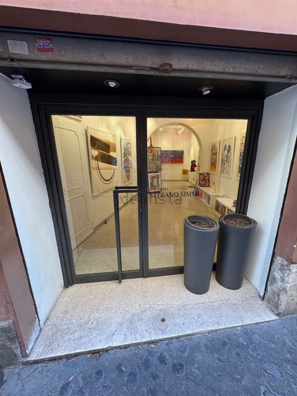 locale commerciale in affitto a Roma in zona Parione/Sant'Eustachio