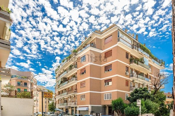 locale commerciale in affitto a Roma