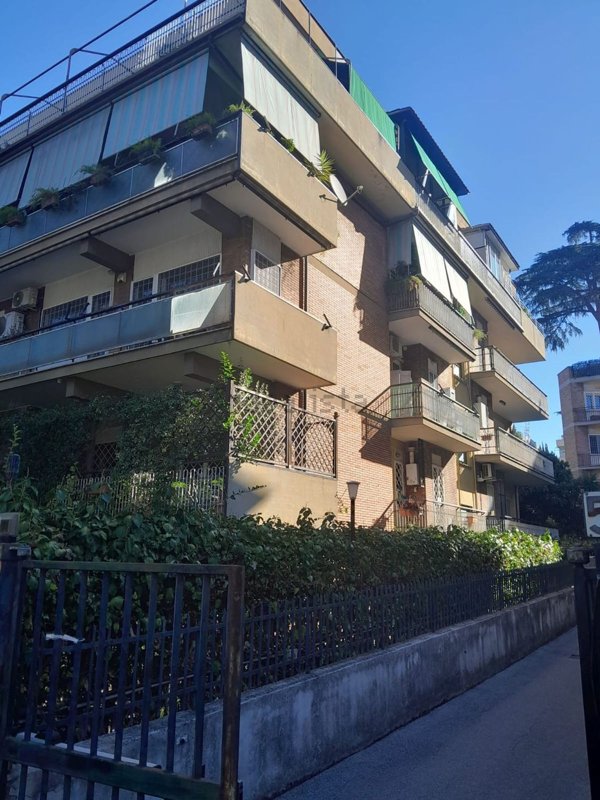ufficio in affitto a Roma in zona Giuliano Dalmata