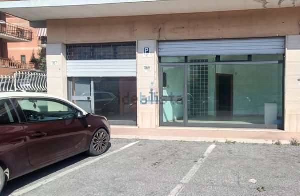 locale commerciale in affitto a Roma in zona Colle Prenestino