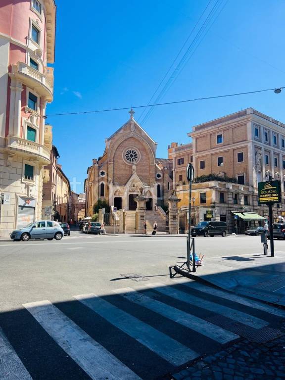 negozio in affitto a Roma in zona Esquilino