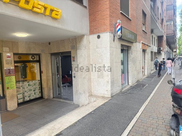 negozio in affitto a Roma in zona Portuense
