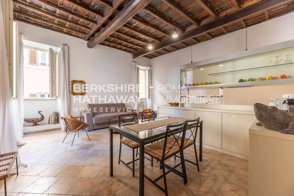 appartamento in affitto a Roma in zona Trevi-Colonna