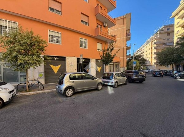 locale commerciale in affitto a Roma in zona Trieste