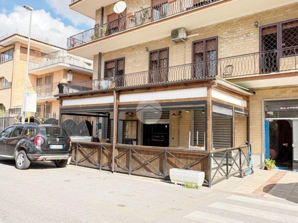 locale commerciale in affitto a Roma