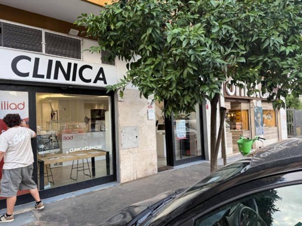 locale commerciale in affitto a Roma in zona Ardeatino