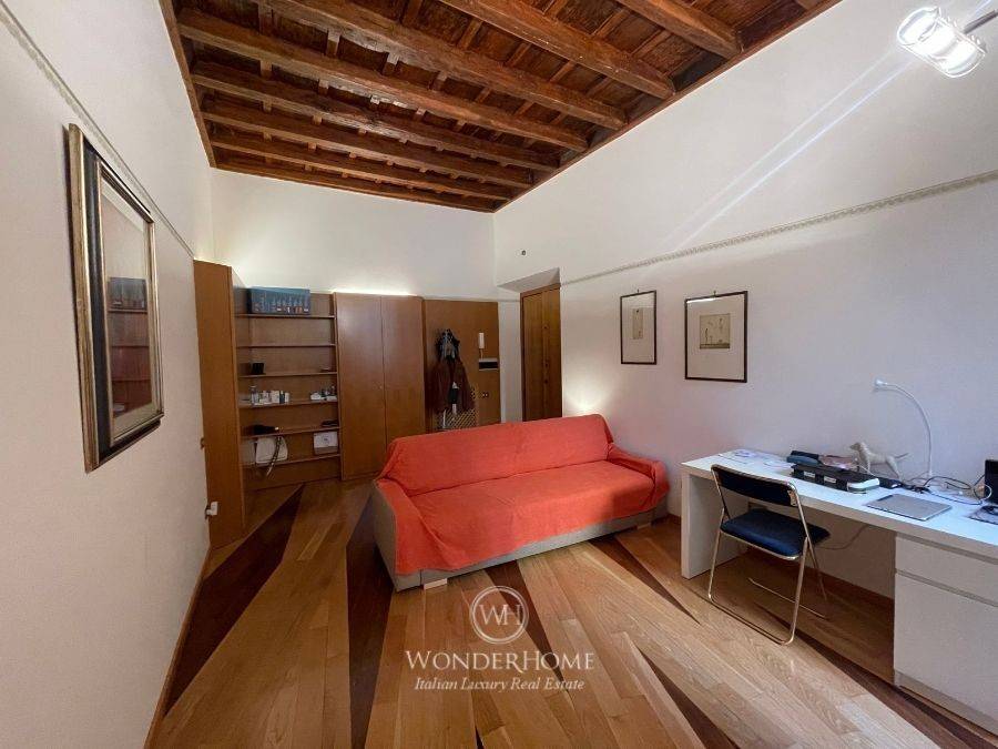 appartamento in affitto a Roma in zona Trevi-Colonna