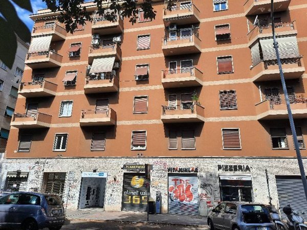 locale commerciale in affitto a Roma in zona Ostiense