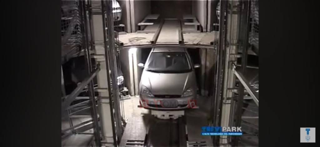 locale di sgombero in affitto a Roma in zona Appio Claudio