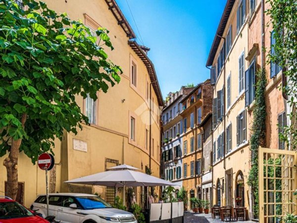appartamento in affitto a Roma in zona Rione Regola