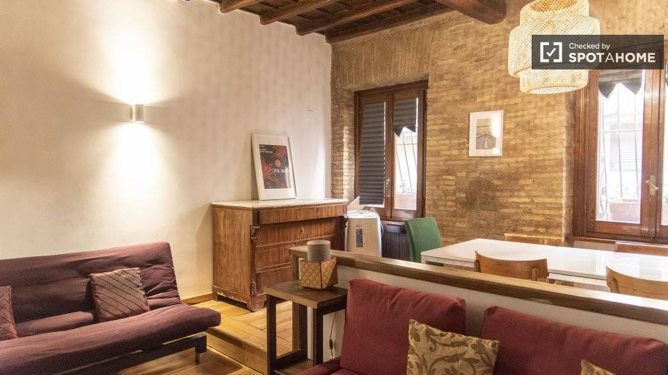 appartamento in affitto a Roma in zona Trevi-Colonna