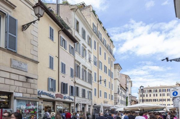 locale commerciale in affitto a Roma in zona Rione Regola