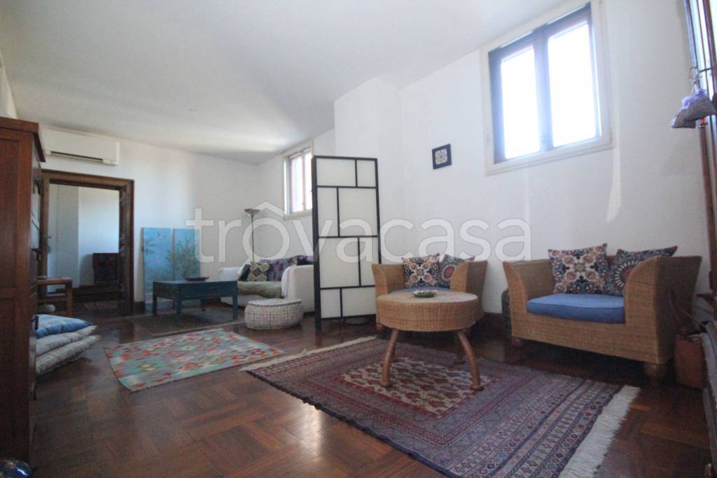 appartamento in affitto a Roma in zona Rione Monti/Campitelli