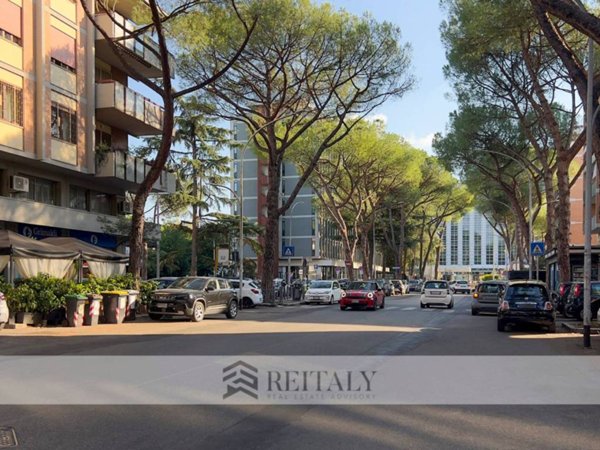 locale commerciale in affitto a Roma in zona Ardeatino