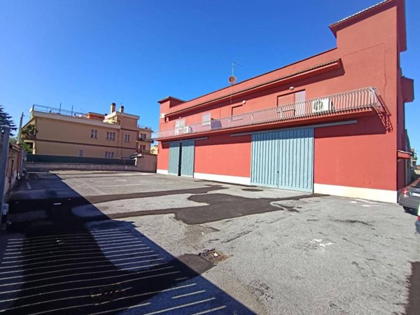 locale commerciale in affitto a Roma in zona Romanina