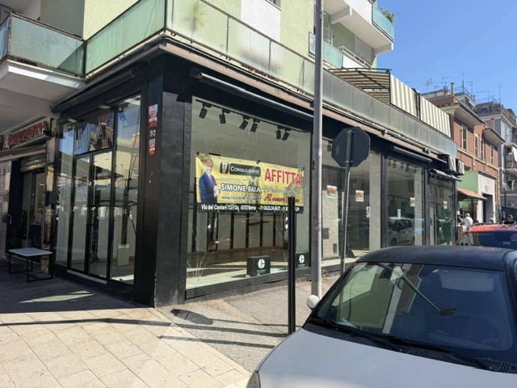 locale commerciale in affitto a Roma in zona Prenestino-Centocelle