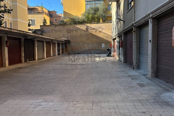 box auto in affitto a Roma in zona Gianicolense