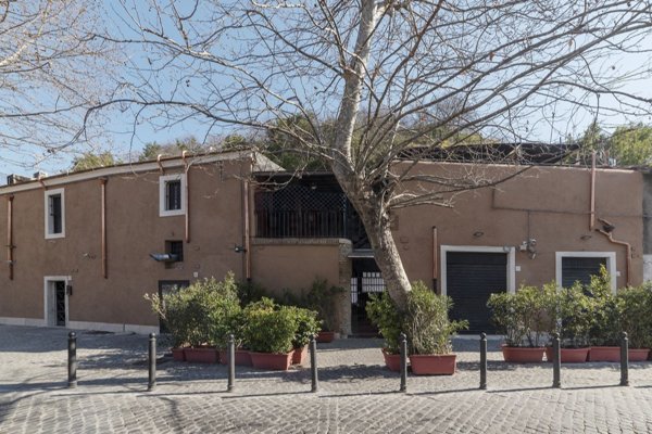 locale commerciale in affitto a Roma in zona Testaccio