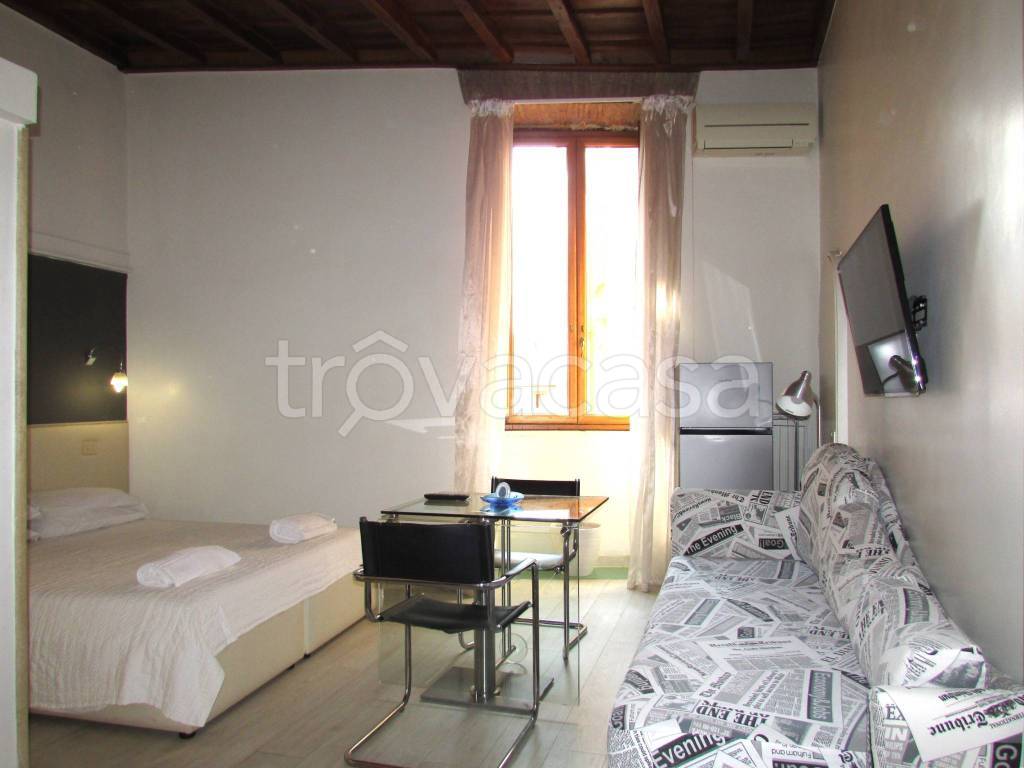 appartamento in affitto a Roma in zona Trevi-Colonna