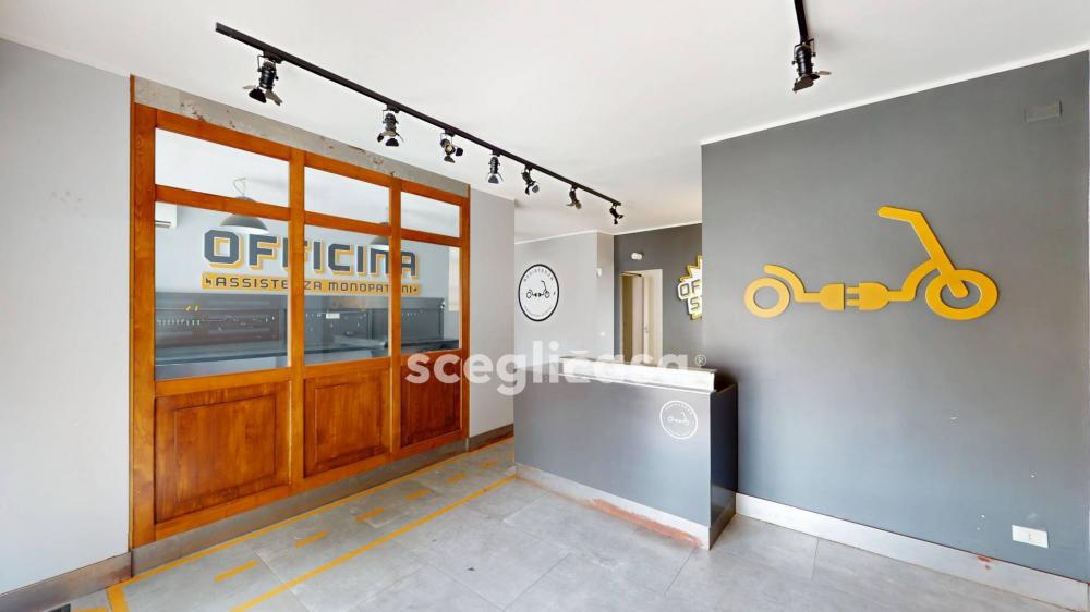 locale commerciale in affitto a Roma in zona Tuscolano