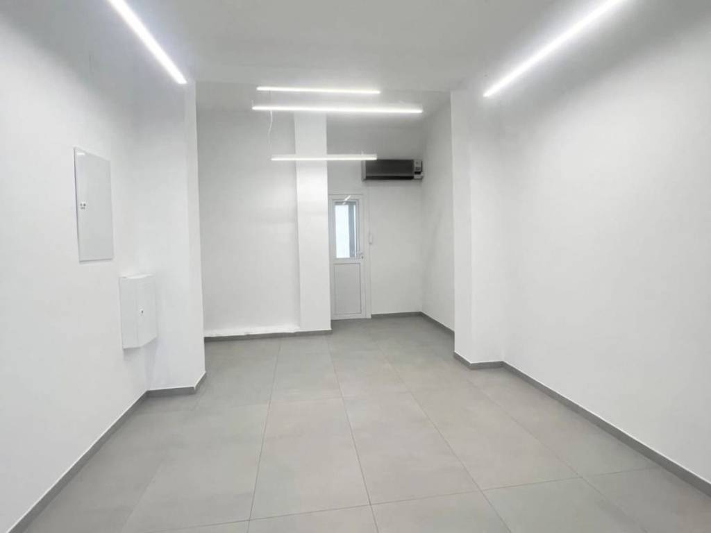 locale commerciale in affitto a Roma in zona Portuense