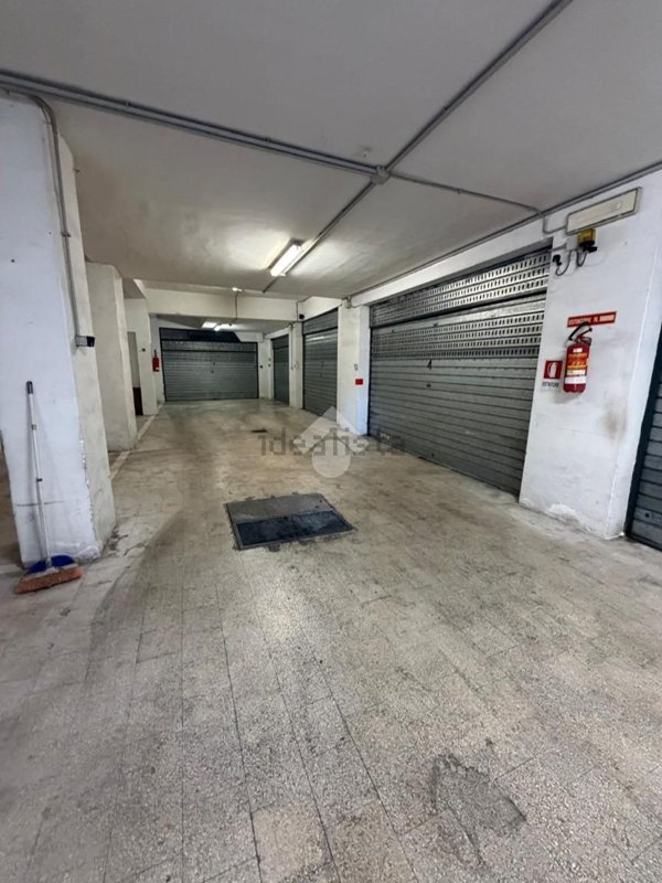 box auto in affitto a Roma in zona Tuscolano