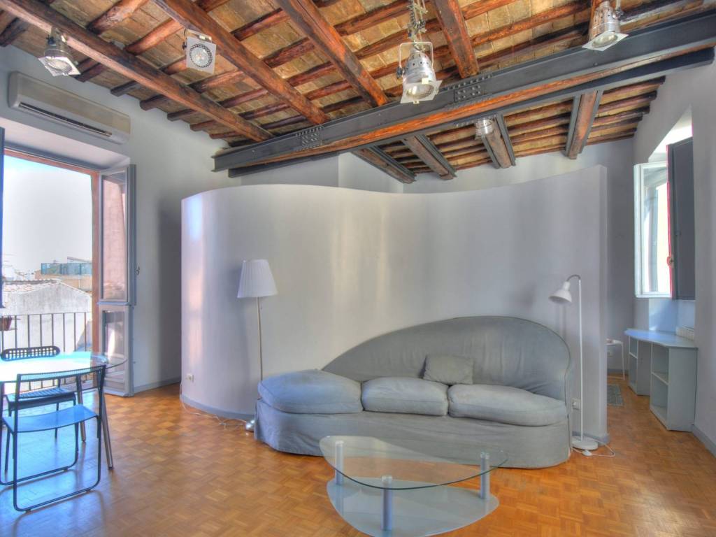 appartamento in affitto a Roma in zona Parione/Sant'Eustachio