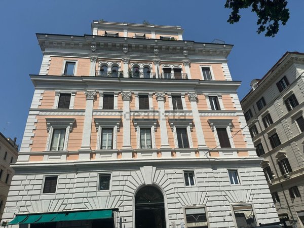 appartamento in affitto a Roma in zona Trevi-Colonna