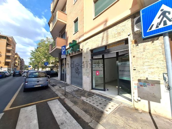 locale commerciale in affitto a Roma in zona Appio Latino
