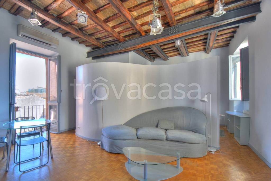 appartamento in affitto a Roma in zona Parione/Sant'Eustachio