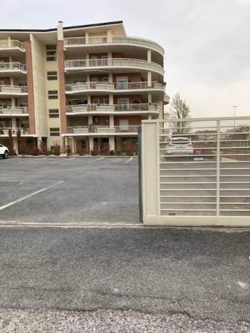 box auto in affitto a Roma in zona Mezzocammino