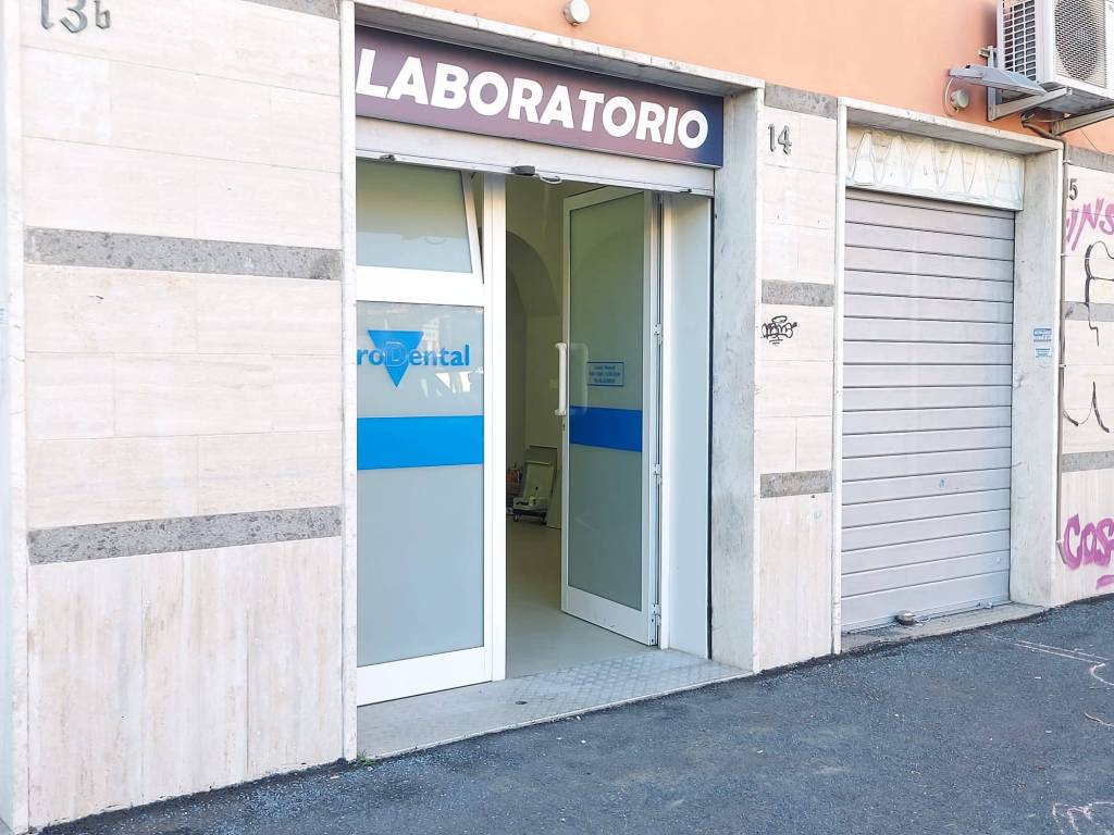 locale commerciale in affitto a Roma in zona Prenestino-Centocelle