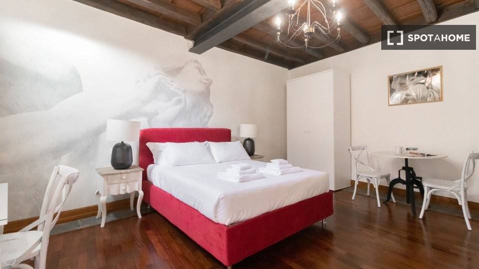 appartamento in affitto a Roma in zona Trevi-Colonna