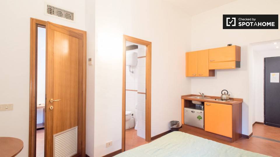 appartamento in affitto a Roma in zona Trevi-Colonna