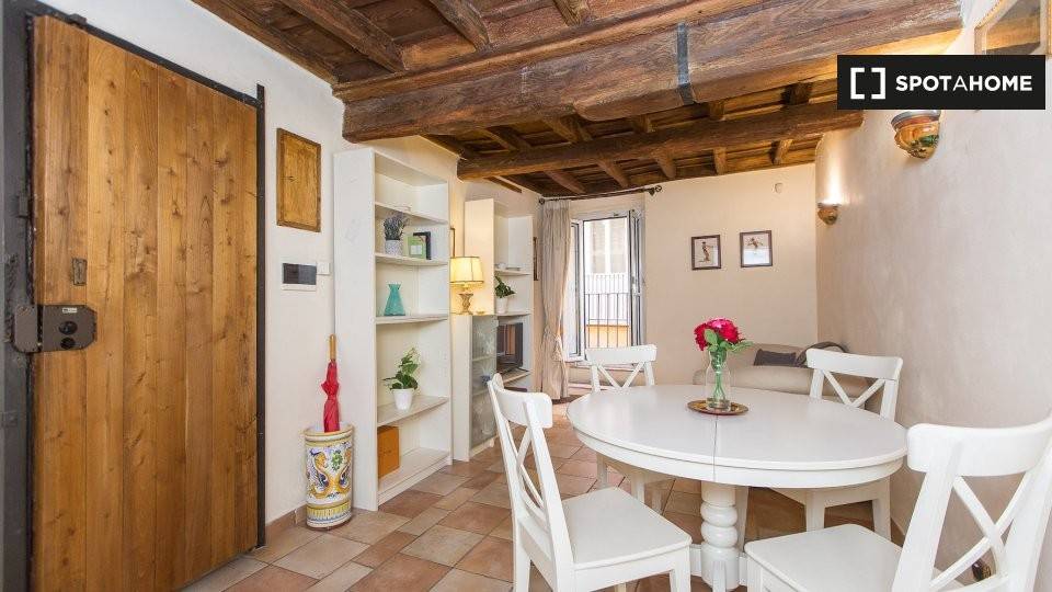 appartamento in affitto a Roma in zona Pigna - Sant'Angelo