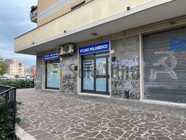 ufficio in affitto a Roma in zona Torre Spaccata