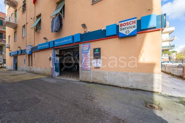 locale commerciale in affitto a Roma