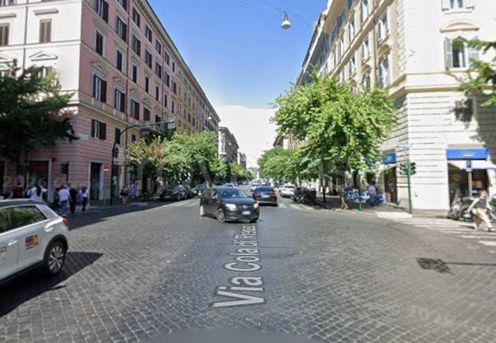 locale commerciale in affitto a Roma in zona Rione Prati