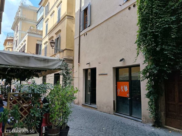 locale commerciale in affitto a Roma in zona Pigna - Sant'Angelo