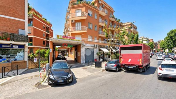 locale commerciale in affitto a Roma in zona Trionfale