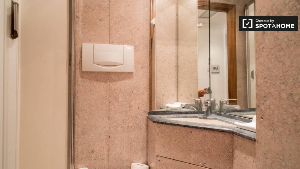appartamento in affitto a Roma in zona Trevi-Colonna