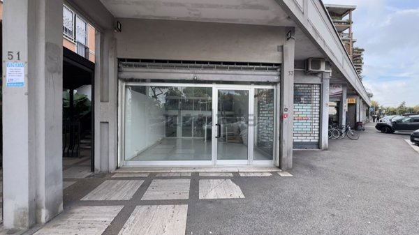 locale commerciale in affitto a Roma
