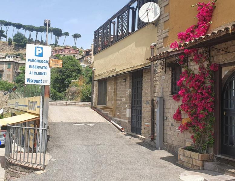 locale commerciale in affitto a Sacrofano