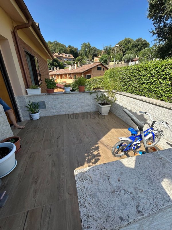 appartamento in affitto a Sacrofano in zona Petruscheto