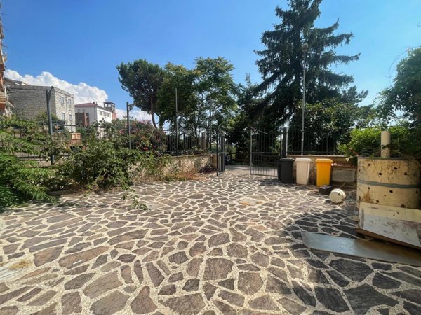 negozio in affitto a San Polo dei Cavalieri