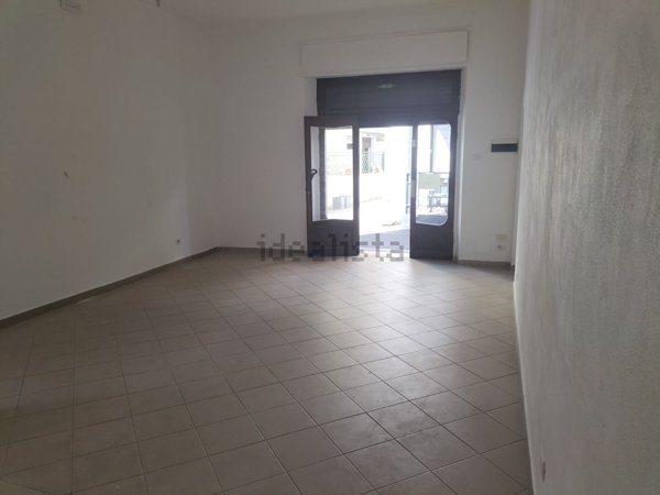 negozio in affitto a Santa Marinella