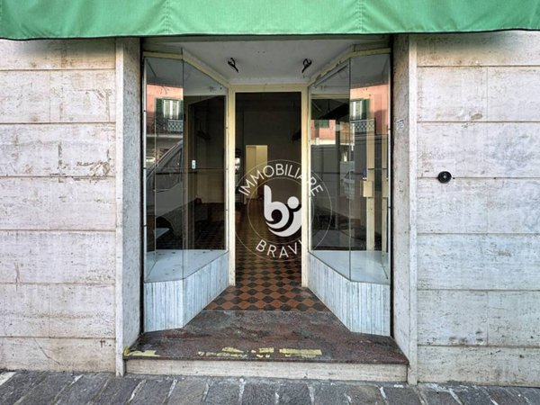 negozio in affitto a Santa Marinella