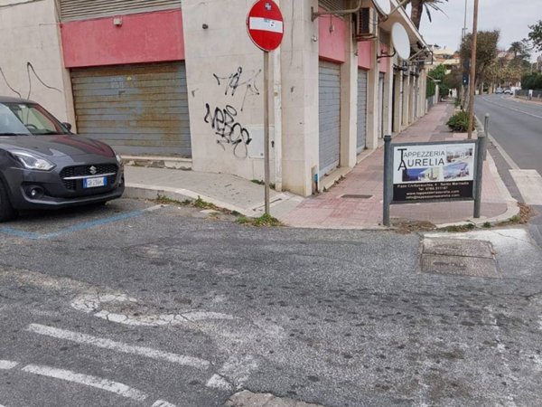negozio in affitto a Santa Marinella